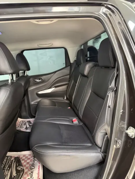 NISSAN Frontier 2.3 ATTACK CABINE DUPLA 4X4 BI-TURBO DIESEL AUTOM�TICO, Foto 4