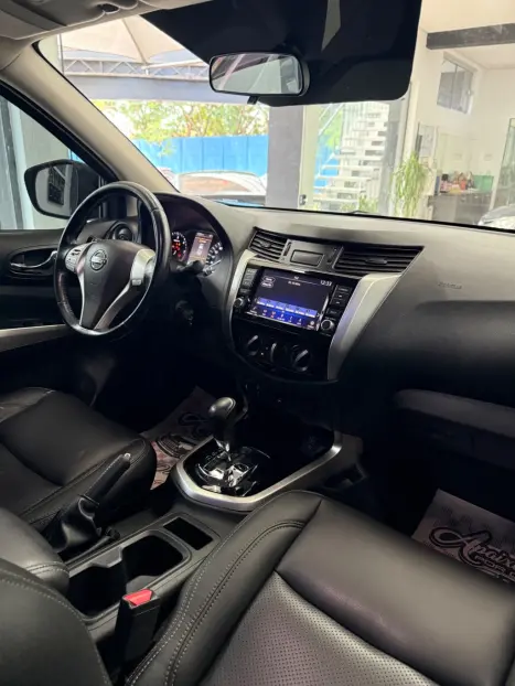 NISSAN Frontier 2.3 ATTACK CABINE DUPLA 4X4 BI-TURBO DIESEL AUTOM�TICO, Foto 6