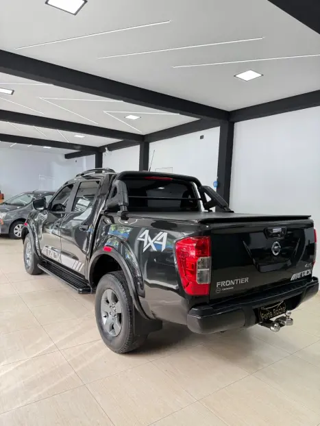 NISSAN Frontier 2.3 ATTACK CABINE DUPLA 4X4 BI-TURBO DIESEL AUTOM�TICO, Foto 9