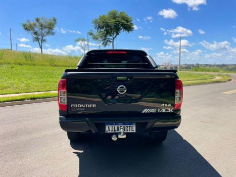 NISSAN Frontier 2.3 ATTACK CABINE DUPLA 4X4 BI-TURBO DIESEL AUTOM�TICO, Foto 4