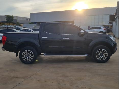 NISSAN Frontier 2.3 16V XE 4X4 CABINE DUPLA BI-TURBO DIESEL AUTOM�TICO, Foto 4