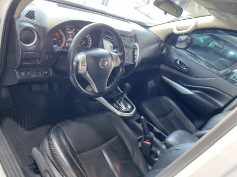 NISSAN Frontier 2.3 16V XE 4X4 CABINE DUPLA BI-TURBO DIESEL AUTOM�TICO, Foto 11