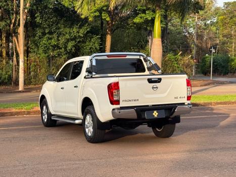 NISSAN Frontier 2.3 16V XE 4X4 CABINE DUPLA BI-TURBO DIESEL AUTOM�TICO, Foto 4