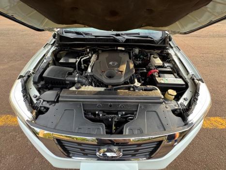 NISSAN Frontier 2.3 16V XE 4X4 CABINE DUPLA BI-TURBO DIESEL AUTOM�TICO, Foto 11