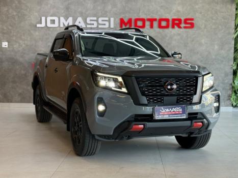 NISSAN Frontier 2.3 16V PRO4X CABINE DUPLA 4X4 BI-TURBO DIESEL AUTOM�TICO, Foto 3