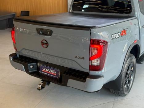 NISSAN Frontier 2.3 16V PRO4X CABINE DUPLA 4X4 BI-TURBO DIESEL AUTOM�TICO, Foto 17