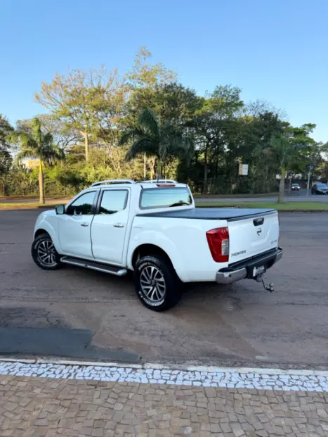 NISSAN Frontier 2.3 16V LE 4X4 CABINE DUPLA BI-TURBO DIESEL AUTOMÁTICO, Foto 10