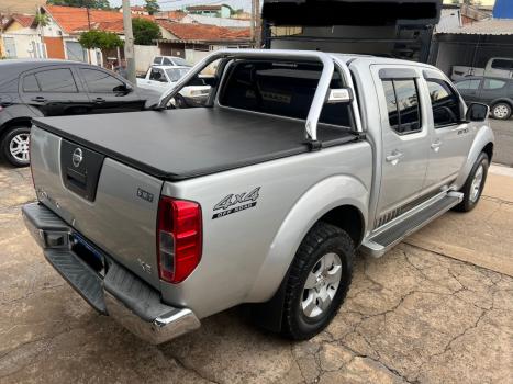 NISSAN Frontier 2.5 XE 4X4 TURBO DIESEL CABINE DUPLA, Foto 2