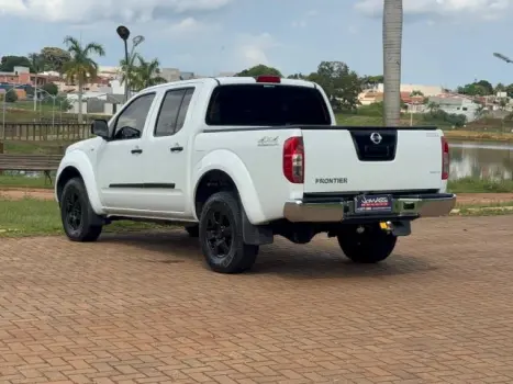 NISSAN Frontier 2.5 SE 4X4 TURBO DIESEL CABINE DUPLA, Foto 8