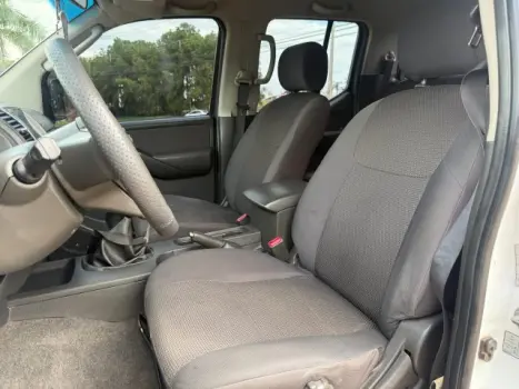 NISSAN Frontier 2.5 SE 4X4 TURBO DIESEL CABINE DUPLA, Foto 9