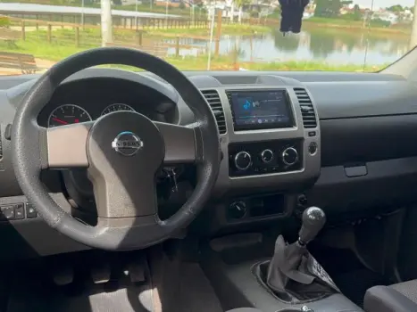 NISSAN Frontier 2.5 SE 4X4 TURBO DIESEL CABINE DUPLA, Foto 13