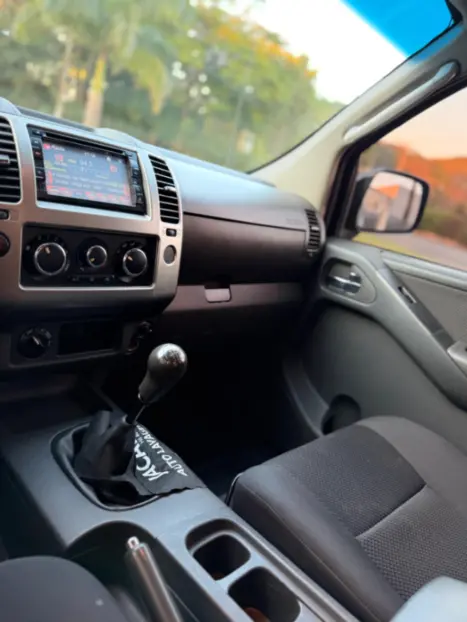 NISSAN Frontier 2.5 S 4X4 TURBO DIESEL CABINE DUPLA, Foto 14