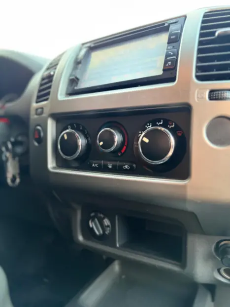 NISSAN Frontier 2.5 S 4X4 TURBO DIESEL CABINE DUPLA, Foto 19