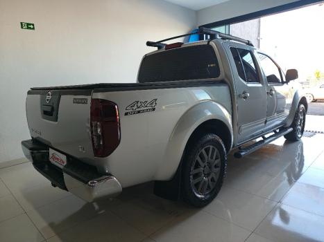 NISSAN Frontier 2.5 SL 4X4 TURBO DIESEL CABINE DUPLA AUTOM�TICO, Foto 9