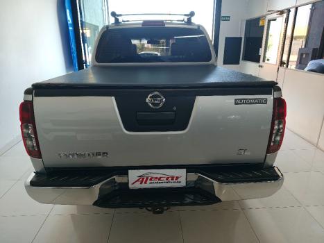 NISSAN Frontier 2.5 SL 4X4 TURBO DIESEL CABINE DUPLA AUTOM�TICO, Foto 10