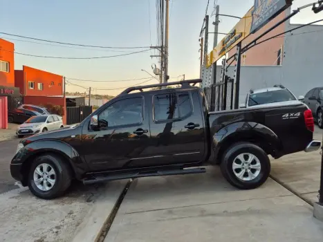 NISSAN Frontier 2.5 4X4 LE CABINE DUPLA TURBO DIESEL AUTOMÁTICO, Foto 2