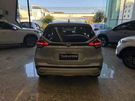 NISSAN Kicks 1.6 16V 4P FLEXSTART EXCLUSIVE XTRONIC AUTOM�TICO CVT, Foto 4