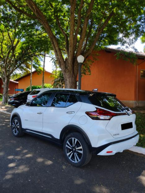 NISSAN Kicks 1.6 16V 4P FLEXSTART EXCLUSIVE XTRONIC AUTOM�TICO CVT, Foto 3