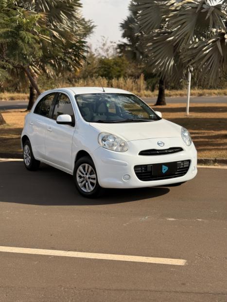 NISSAN March 1.0 12V 4P S FLEX, Foto 1