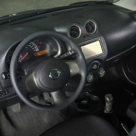 NISSAN March 1.0 12V 4P S FLEX, Foto 4