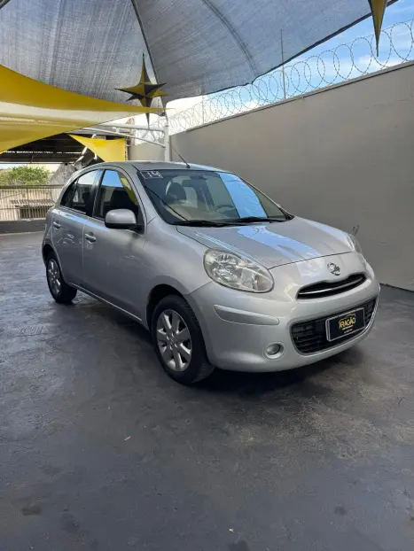 NISSAN March 1.0 12V 4P S FLEX, Foto 2