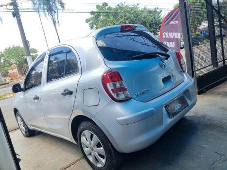 NISSAN March 1.0 16V 4P S FLEX, Foto 4