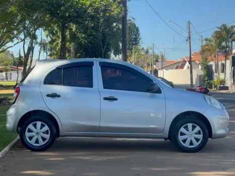NISSAN March 1.0 16V 4P FLEX, Foto 5