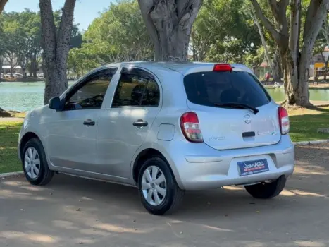 NISSAN March 1.0 16V 4P FLEX, Foto 8