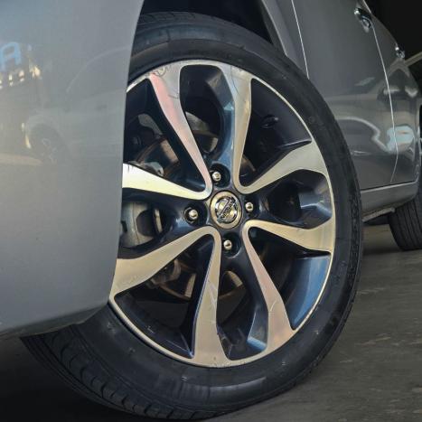 NISSAN March 1.6 16V 4P SL FLEX, Foto 4