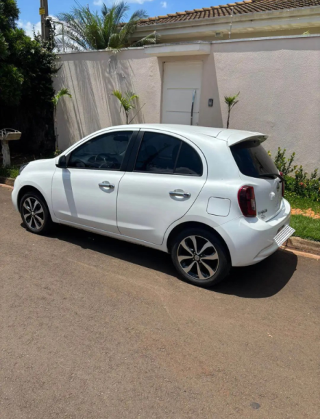 NISSAN March 1.6 16V 4P SL FLEX, Foto 3