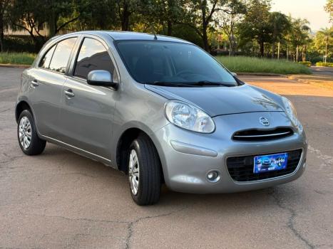 NISSAN March 1.6 16V 4P S FLEX, Foto 3