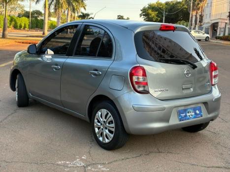 NISSAN March 1.6 16V 4P S FLEX, Foto 4