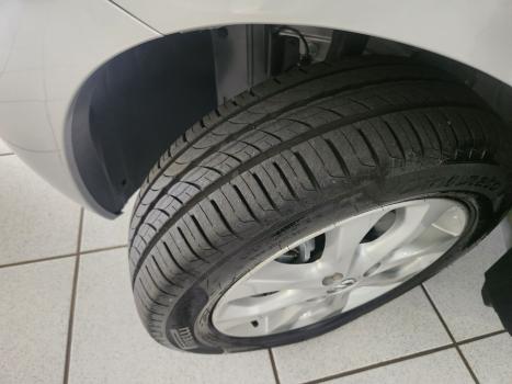 NISSAN March 1.6 16V 4P SV FLEX AUTOM�TICO CVT, Foto 13