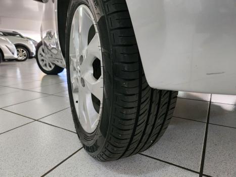 NISSAN March 1.6 16V 4P SV FLEX AUTOM�TICO CVT, Foto 14