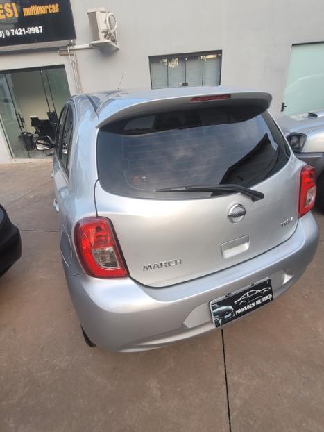 NISSAN March 1.6 16V 4P SV FLEX, Foto 4