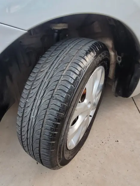 NISSAN March 1.6 16V 4P SV FLEX, Foto 16