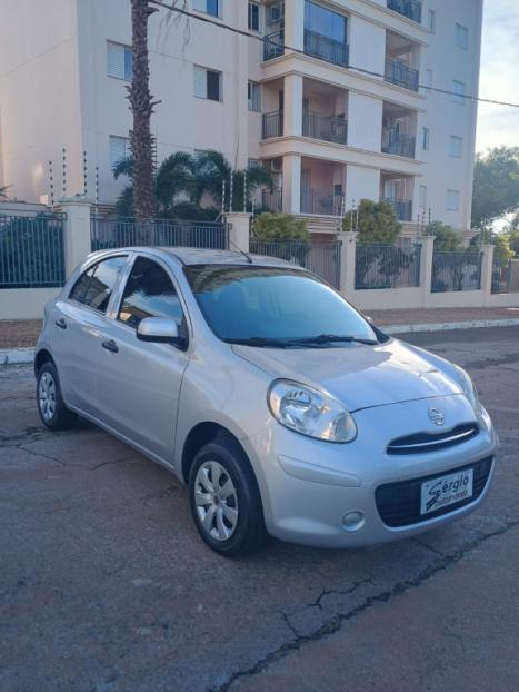 NISSAN March 1.6 16V 4P S FLEX, Foto 6