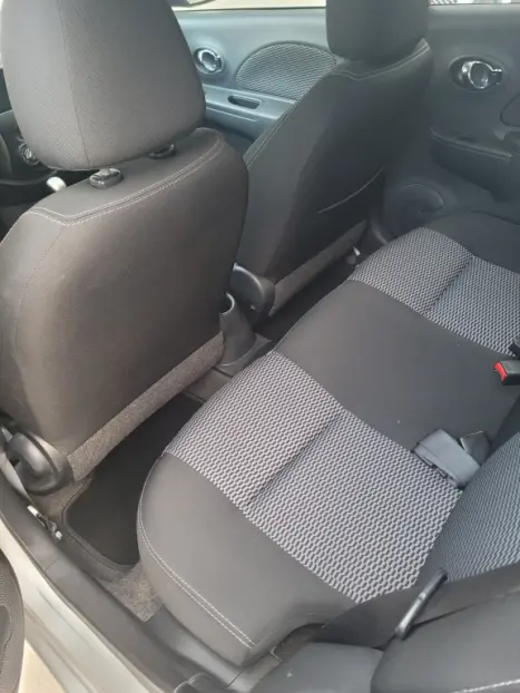 NISSAN March 1.6 16V 4P SV FLEX, Foto 14