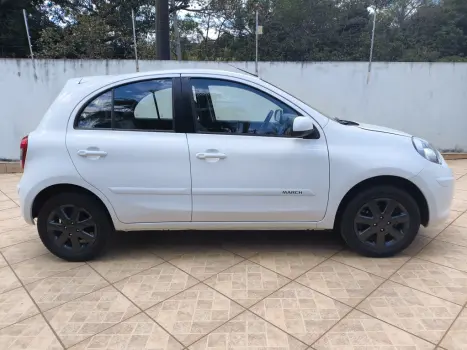 NISSAN March 1.6 16V 4P SV FLEX, Foto 6