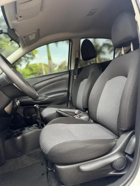 NISSAN Versa Sedan 1.0 4P FLEX S, Foto 17
