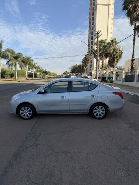 NISSAN Versa Sedan 1.6 16V 4P FLEX SV, Foto 4