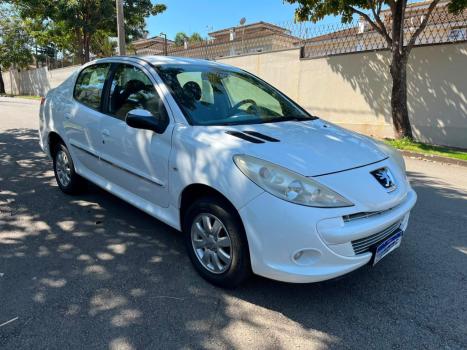 PEUGEOT 207 Sedan 1.4 4P PASSION SPORT XR FLEX, Foto 2