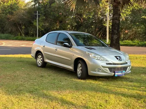 PEUGEOT 207 Sedan 1.4 4P PASSION XR FLEX, Foto 2