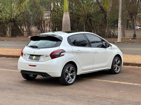 PEUGEOT 208 1.6 16V 4P THP TURBO GT, Foto 2