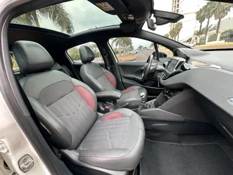 PEUGEOT 208 1.6 16V 4P THP TURBO GT, Foto 10