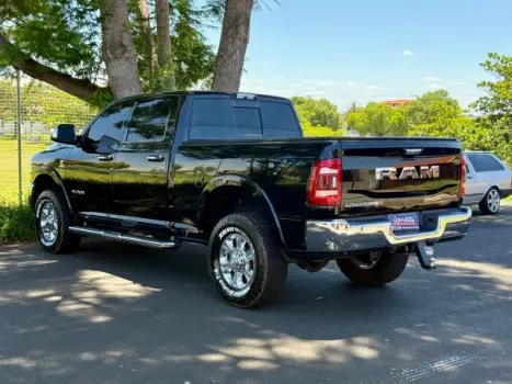 RAM 2500 6.7 I6 24V SLT CABINE DUPLA TURBO DIESEL LARAMIE 4X4 AUTOMTICO, Foto 7