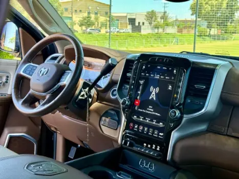 RAM 2500 6.7 I6 24V SLT CABINE DUPLA TURBO DIESEL LARAMIE 4X4 AUTOMTICO, Foto 10