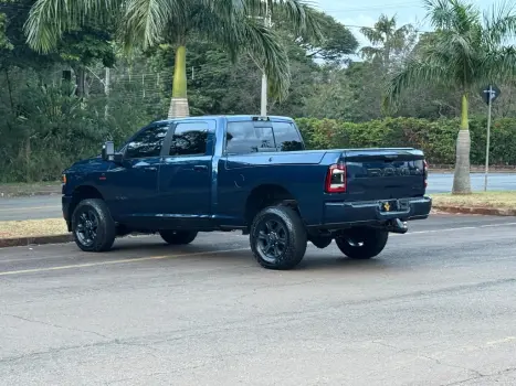 RAM 2500 6.7 I6 24V SLT CABINE DUPLA TURBO DIESEL NIGHT EDITION 4X4 AUTOM�TICO, Foto 2
