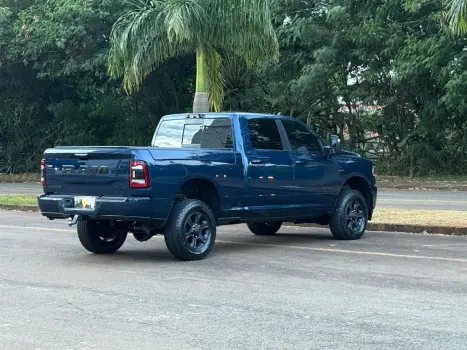 RAM 2500 6.7 I6 24V SLT CABINE DUPLA TURBO DIESEL NIGHT EDITION 4X4 AUTOM�TICO, Foto 3