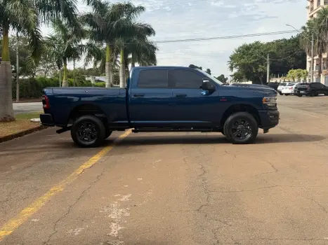 RAM 2500 6.7 I6 24V SLT CABINE DUPLA TURBO DIESEL NIGHT EDITION 4X4 AUTOM�TICO, Foto 4